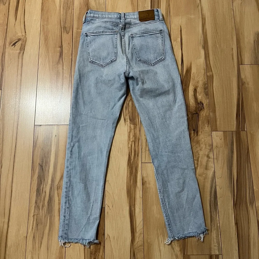 ARITZIA Denim Forum The Yoko High Rise Slim Straight Jeans Women's 25 Light Wash